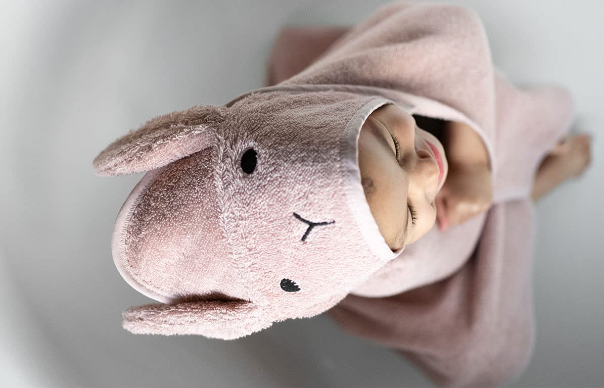 kindsgut-kapuzenhandtuch-hase-rose-aus-baumwolle image 2