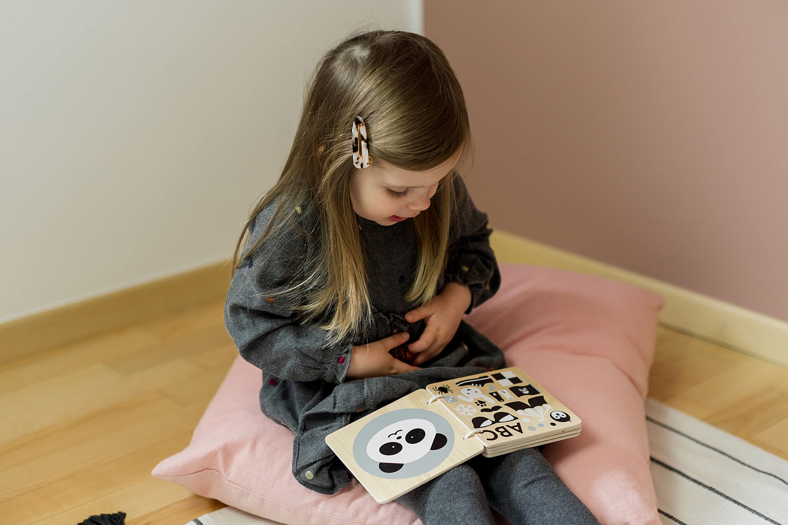 kindsgut-holzbuch-babybilderbuch-aus-holz-farben image 3