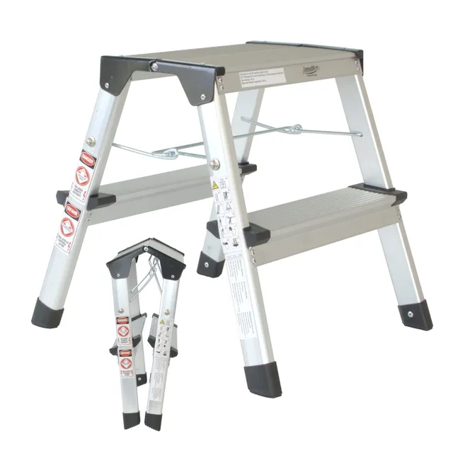 lemodo-alu-trittleiter-zusammenklappbar-2-stufen-41-cm-h-he-bis-150-kg image 1