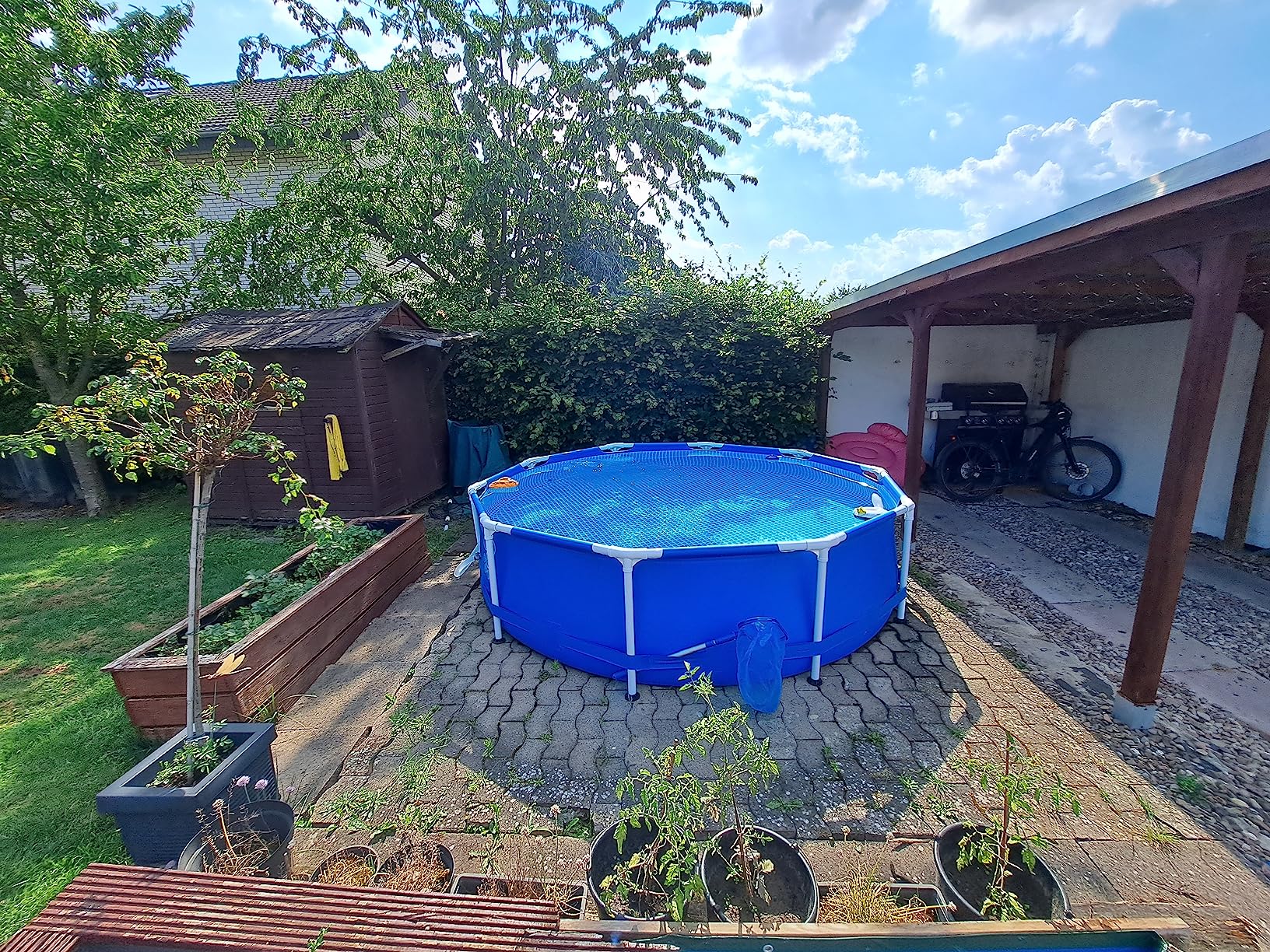 Steht stabil den ganzen Sommer
